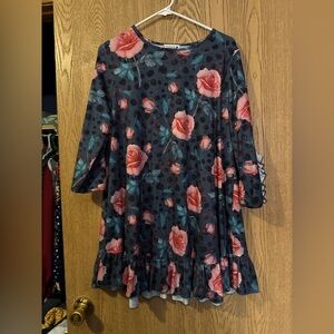 Nuggles top with roses and ruffle sleeves